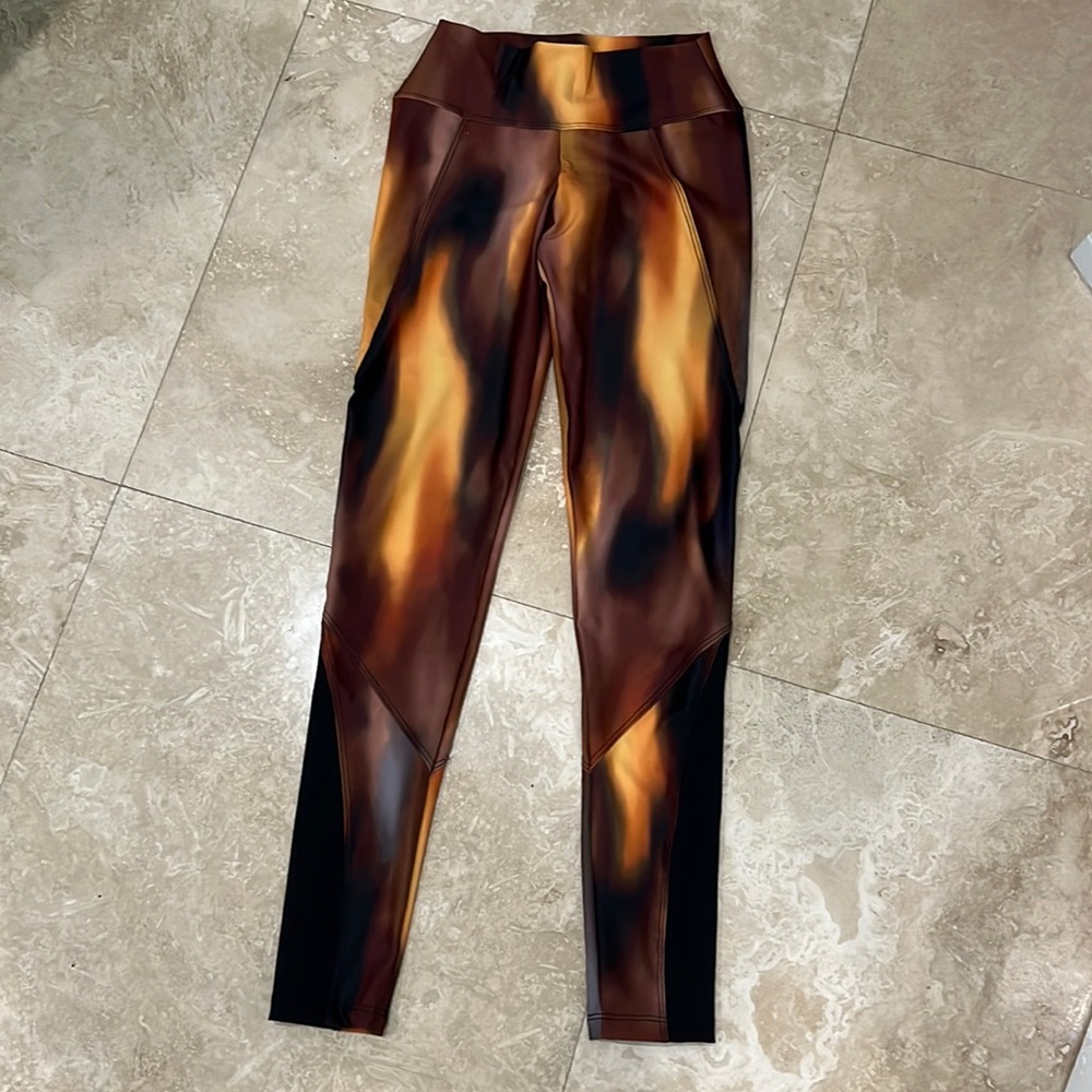 Super comfortable leggings and so pretty to style they are in size child XL